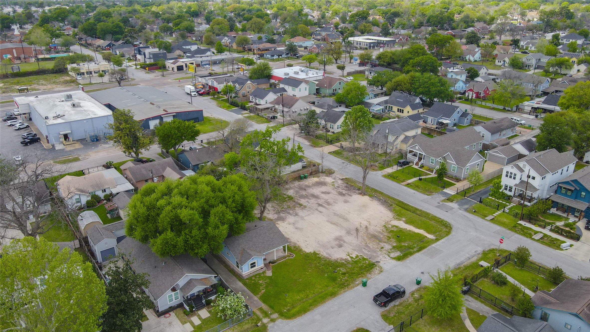 4819 Cetti Street Houston, TX 77009 - Photo 10 of 28 an aerial view of residential houses with outdoor space