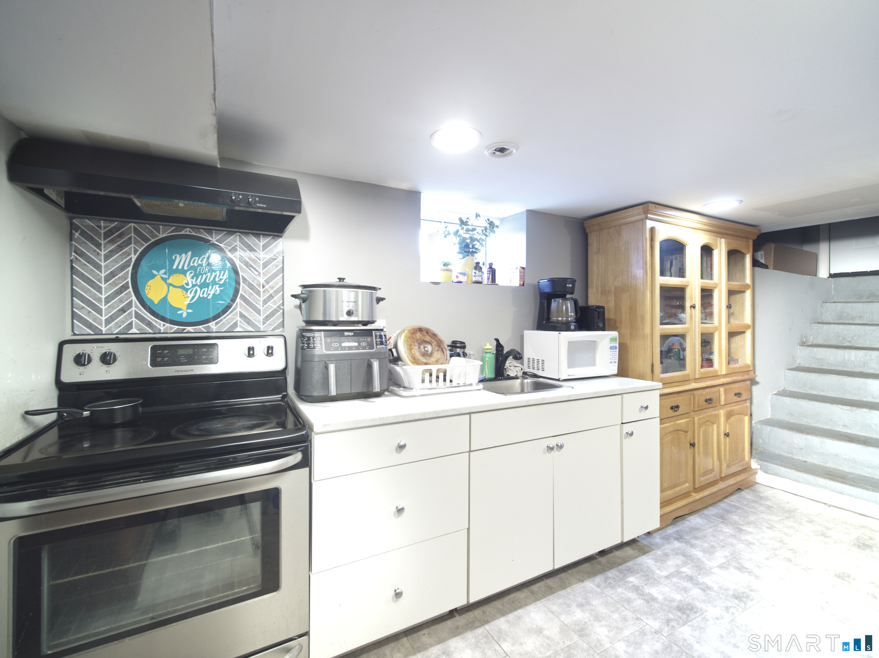 21 Mathew Street Milford, CT 06460 - Photo 17 of 20