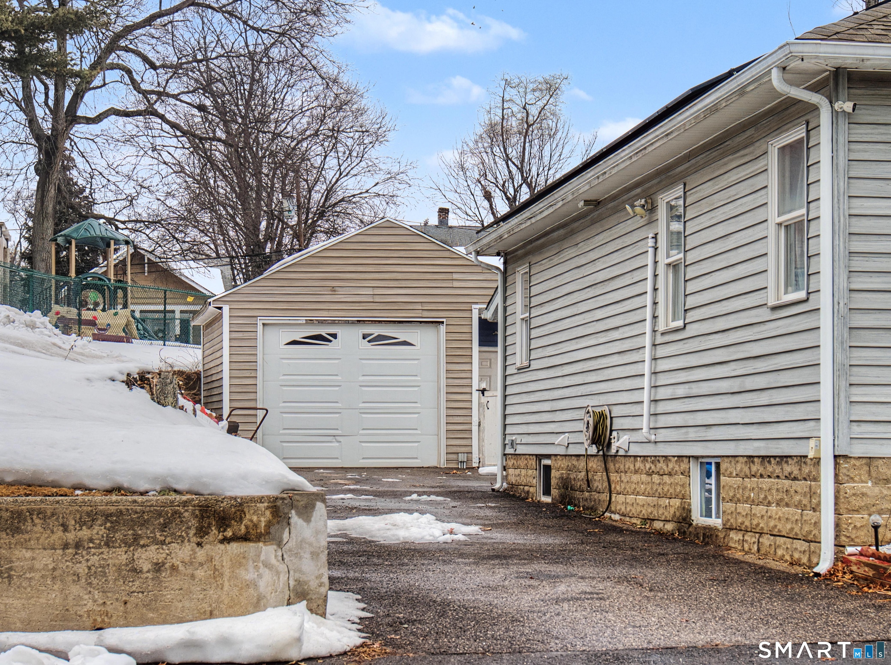 21 Mathew Street Milford, CT 06460 - Photo 3 of 20