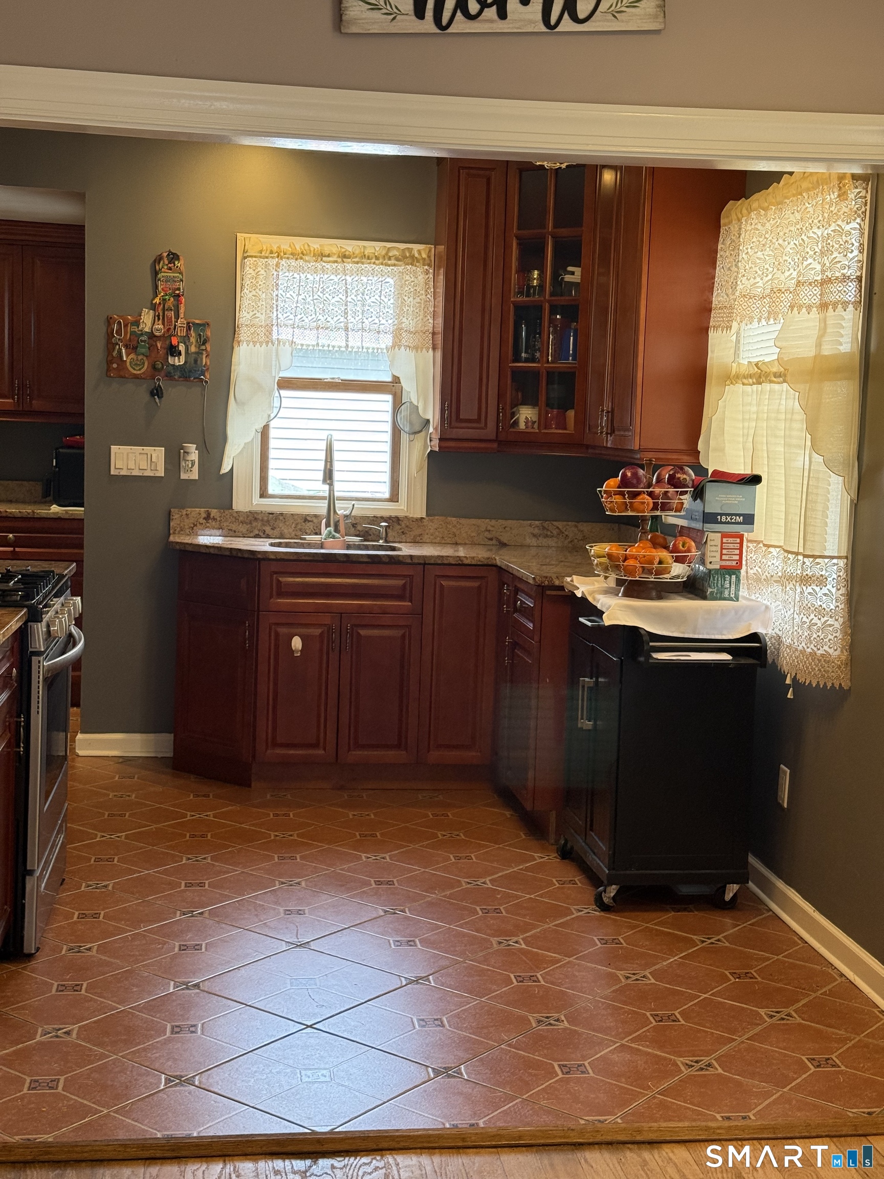 21 Mathew Street Milford, CT 06460 - Photo 8 of 32