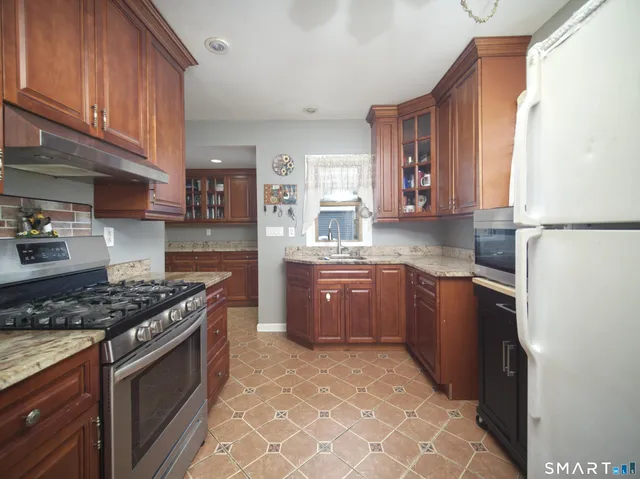 $399,999 | 21 Mathew Street, Milford, CT 06460