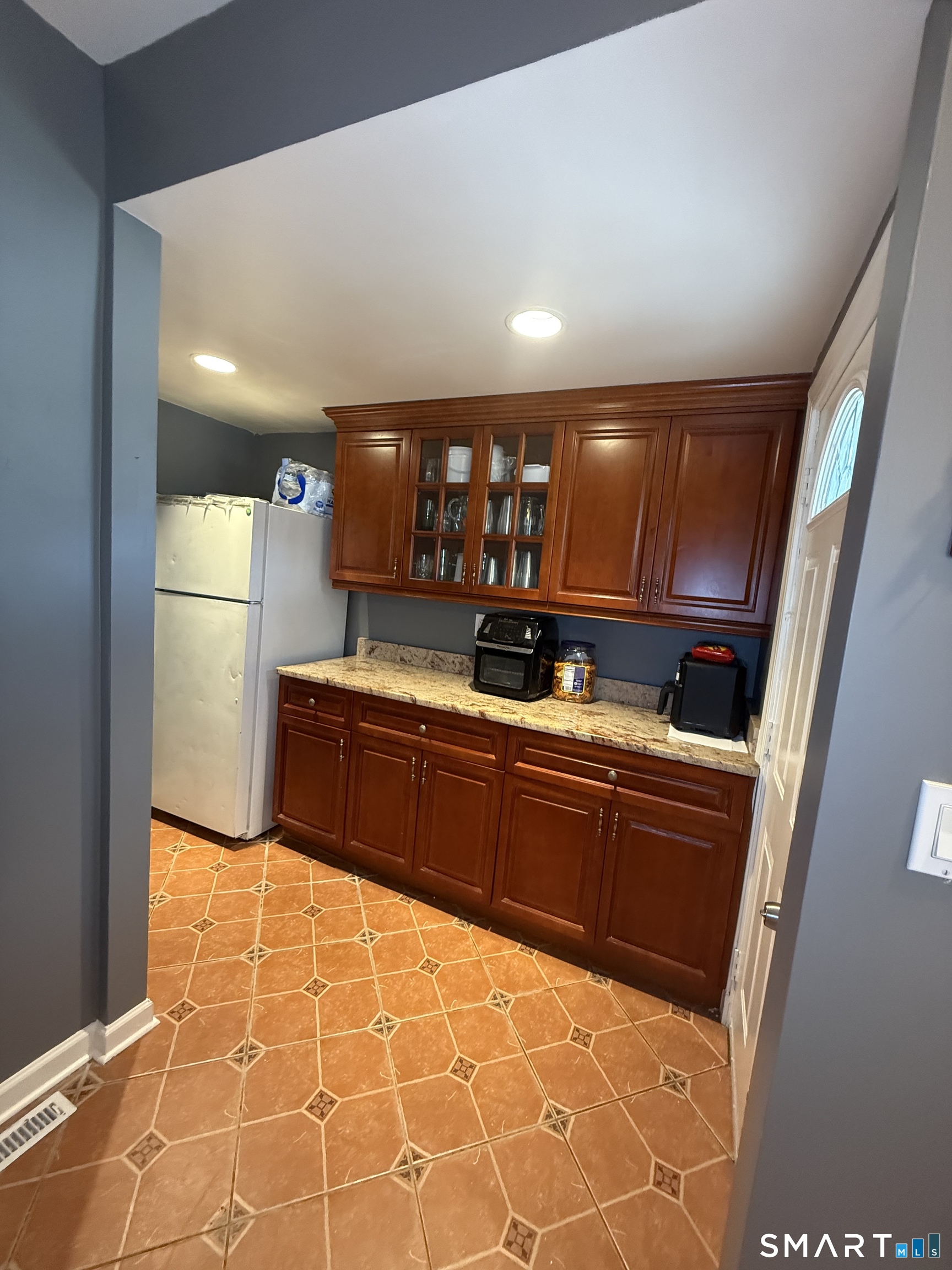21 Mathew Street Milford, CT 06460 - Photo 10 of 32