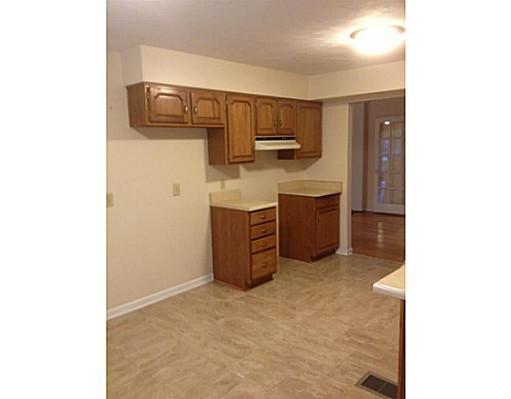 2606 Carousel Drive Springfield, OH 45503 - Photo 7 of 18