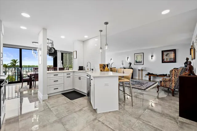 $585,000 | 120 Lakeshore Drive, Unit 436, North Palm Beach, FL 33408