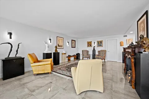 $585,000 | 120 Lakeshore Drive, Unit 436, North Palm Beach, FL 33408