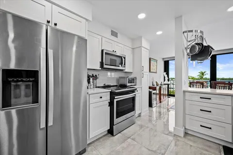 $585,000 | 120 Lakeshore Drive, Unit 436, North Palm Beach, FL 33408