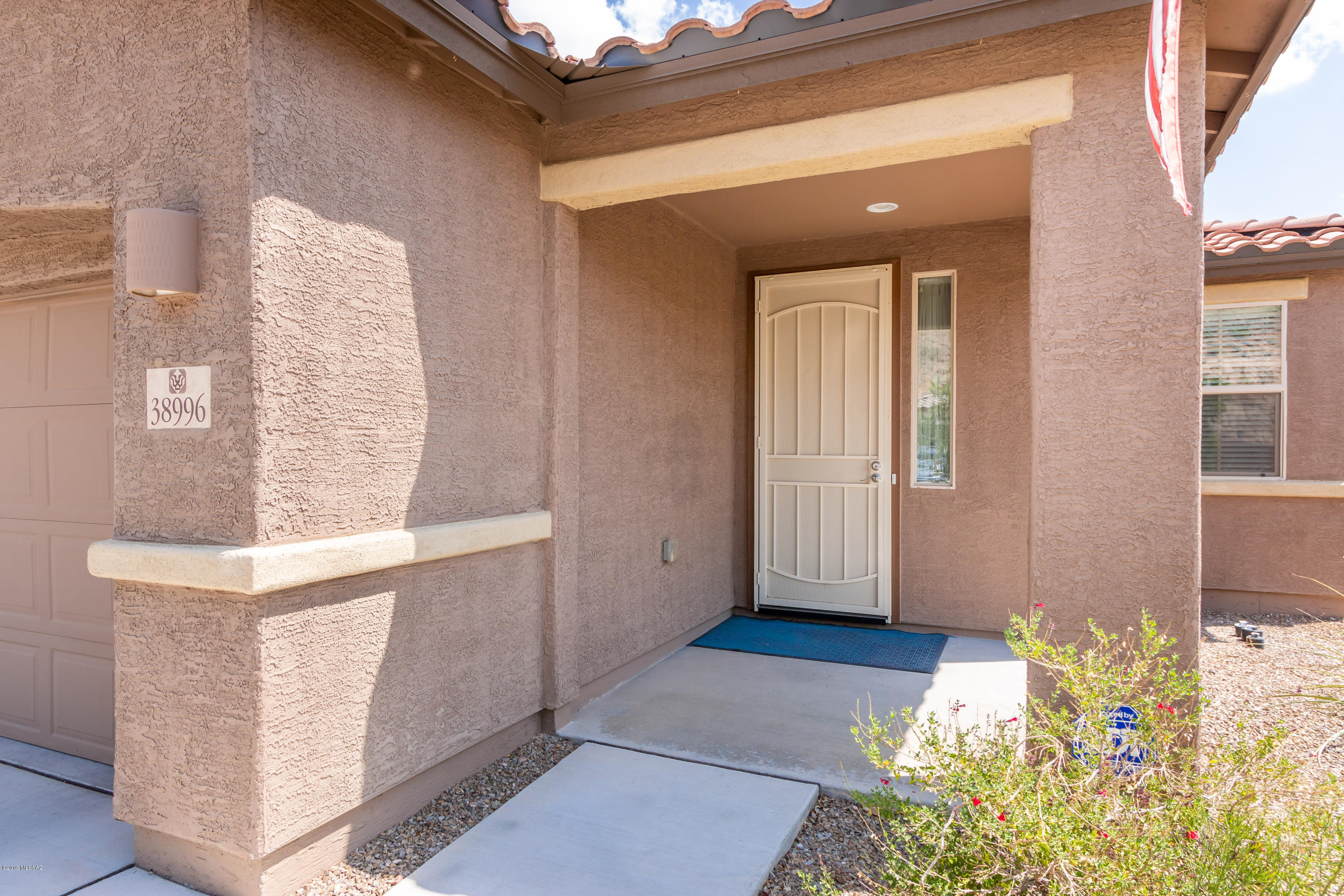 38996 South Running Roses Lane Tucson, AZ 85739 - Photo 3 of 36 Gallery Image 3