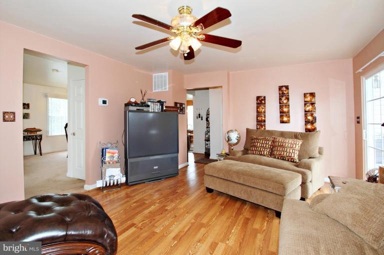 4638 Old Court Road Pikesville, MD 21208 - Photo 20 of 22 Family Room