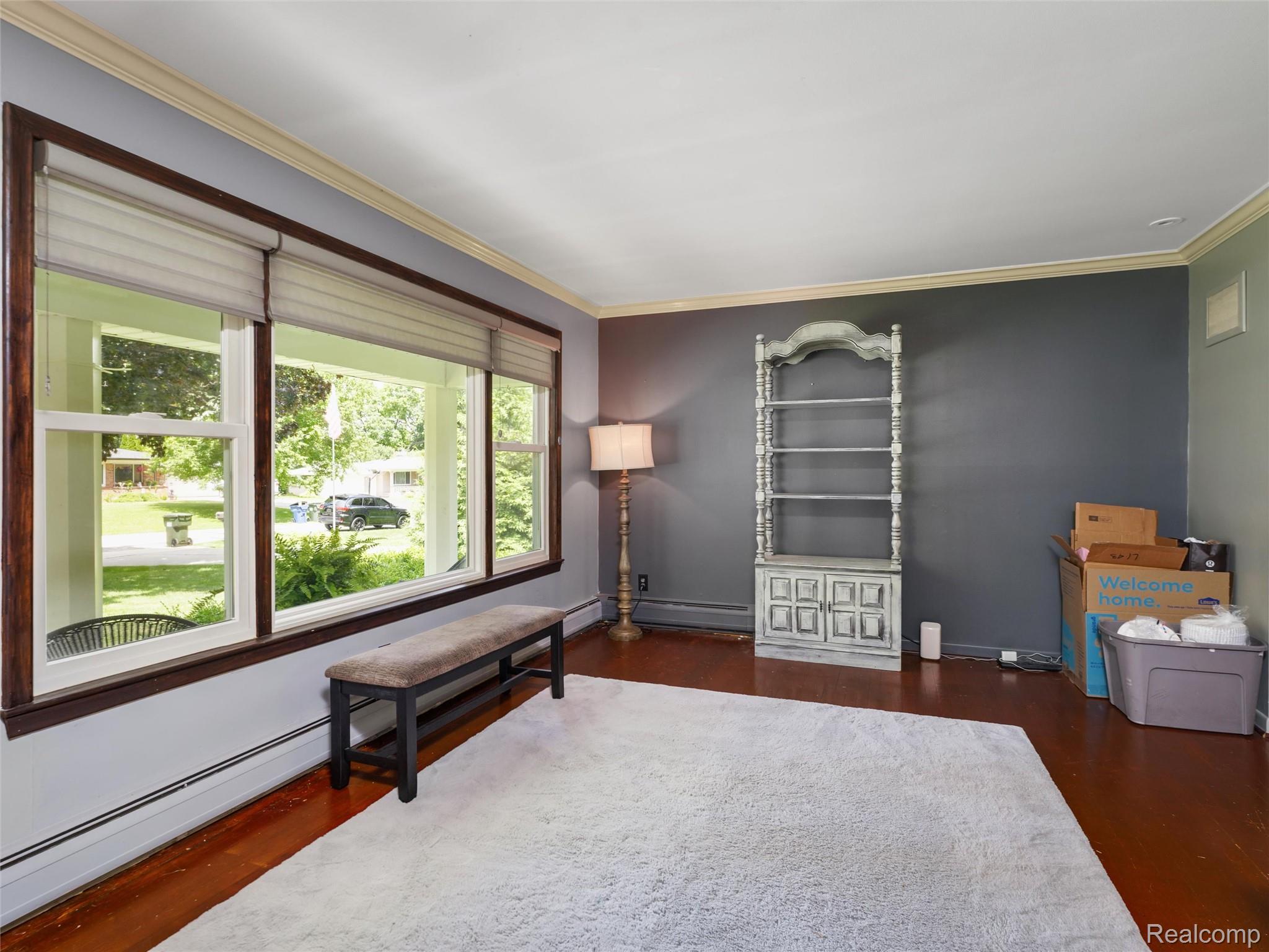 2143 Avoncrest Drive Rochester, MI 48309 - Photo 5 of 44 Living room view