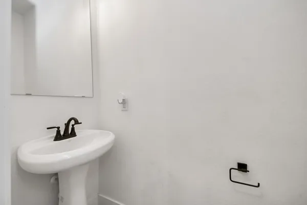 $2,600 | 4942 Carranza Court, Manvel, TX 77583