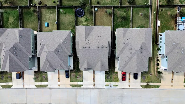 $2,600 | 4942 Carranza Court, Manvel, TX 77583