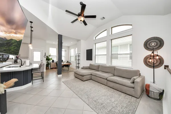 $2,600 | 4942 Carranza Court, Manvel, TX 77583