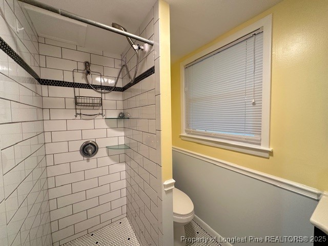 5329 Hampton Road Fayetteville, NC 28311 - Photo 17 of 39 Fully Tiled Shower