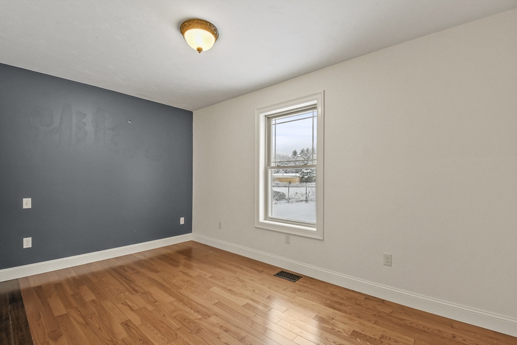 58 Rivulet Street Uxbridge, MA 01569 - Photo 12 of 38 Gallery Image 12
