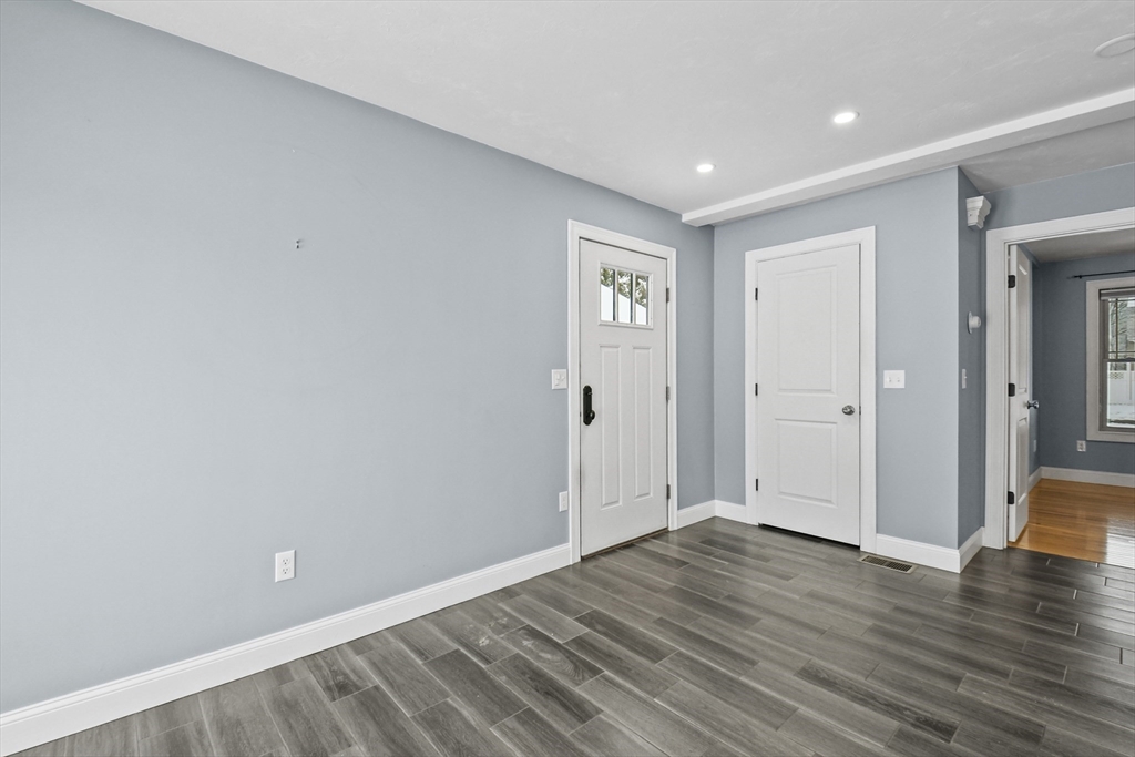 58 Rivulet Street Uxbridge, MA 01569 - Photo 24 of 38 Gallery Image 24