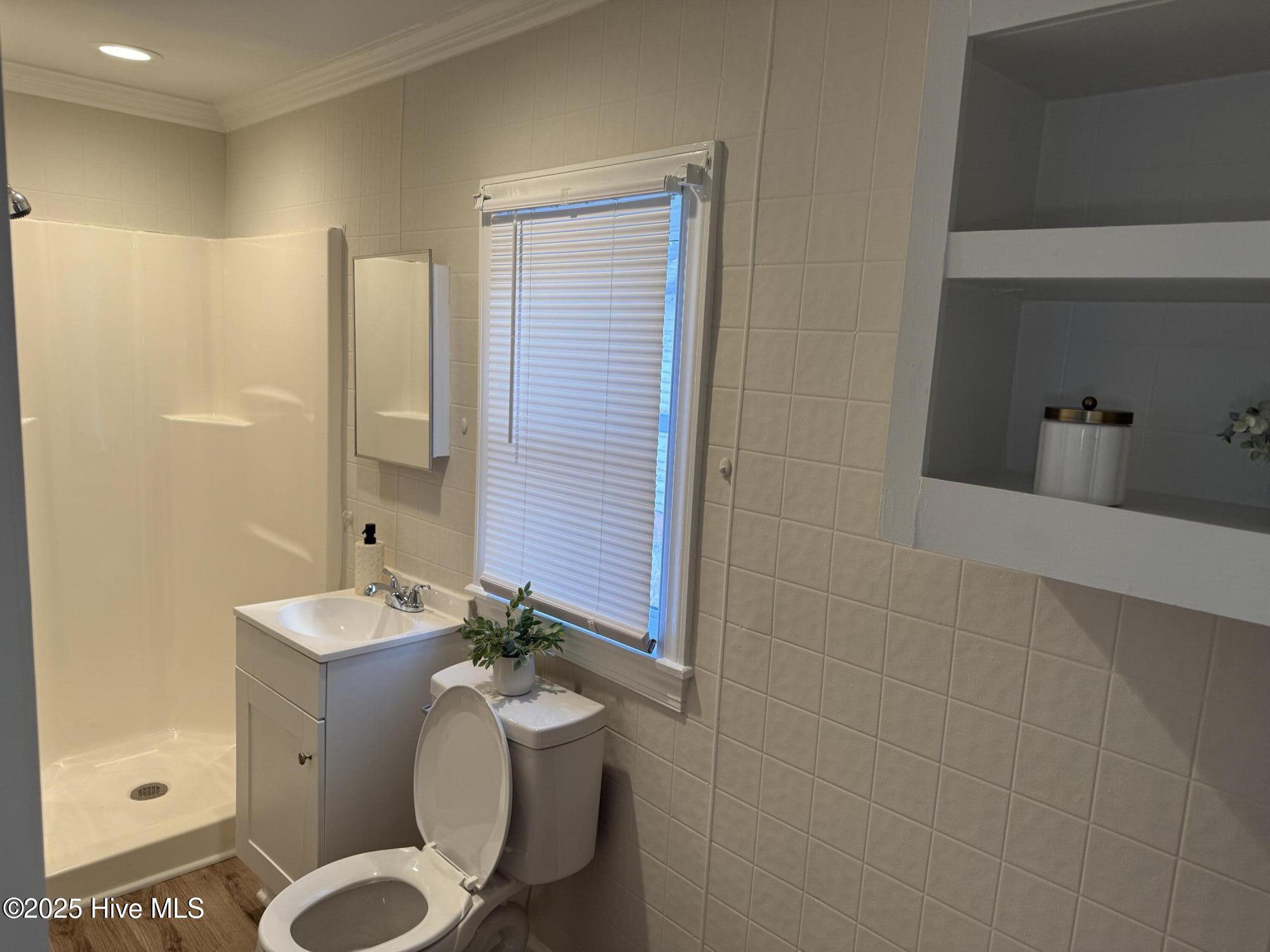 3746 Cameron Street Farmville, NC 27828 - Photo 13 of 23 Full Bathroom #2
