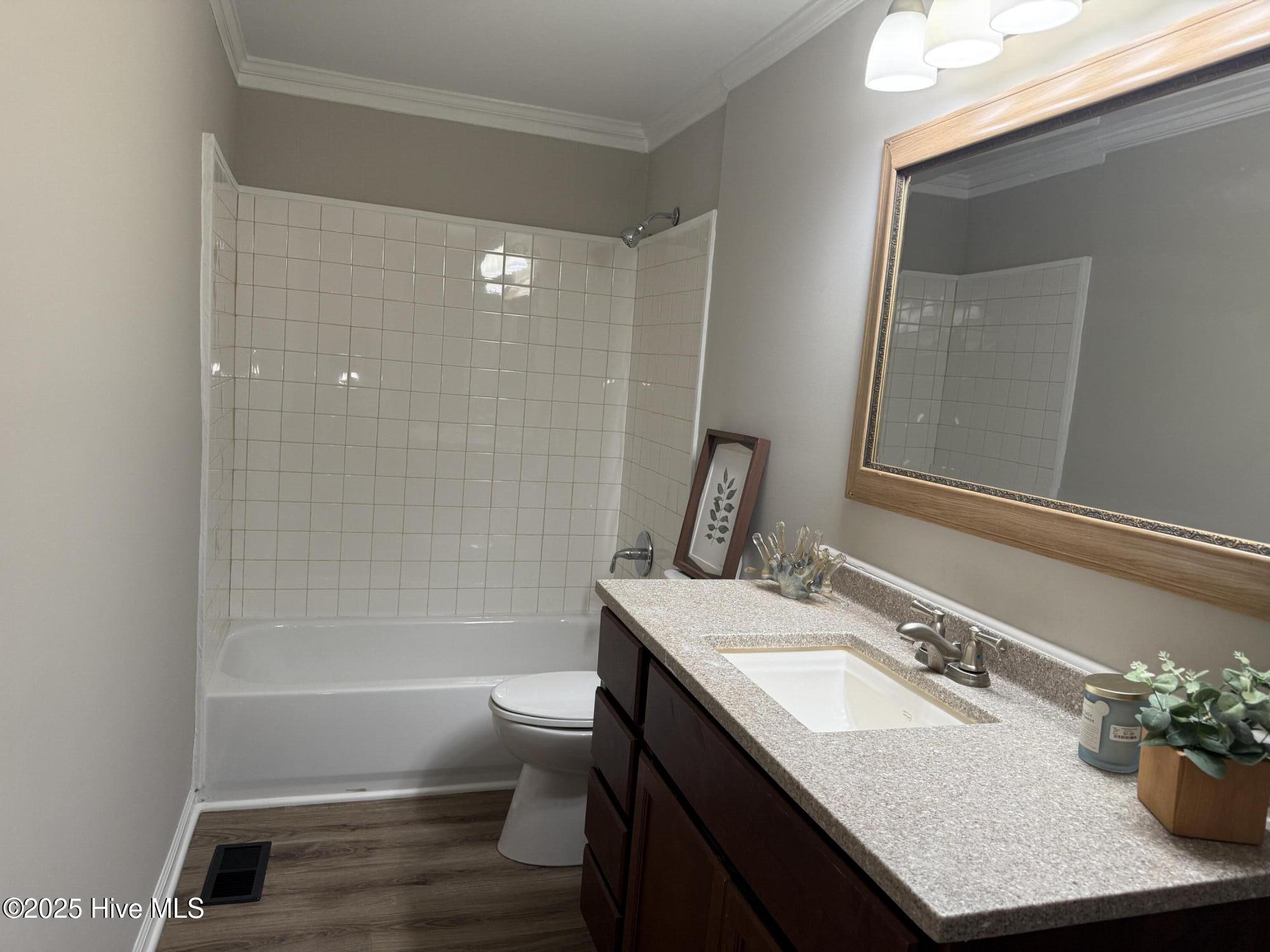 3746 Cameron Street Farmville, NC 27828 - Photo 5 of 23 Full bathroom #1
