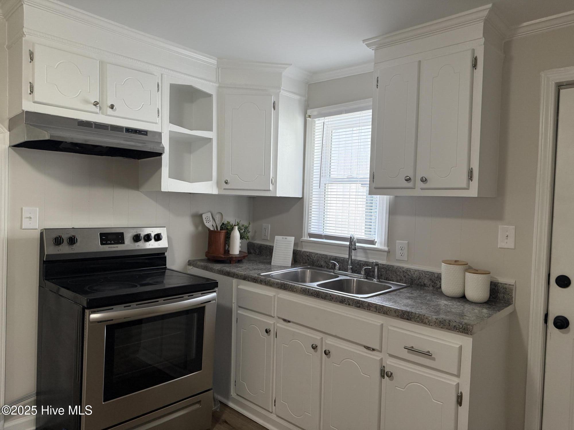 3746 Cameron Street Farmville, NC 27828 - Photo 9 of 23 Kitchen