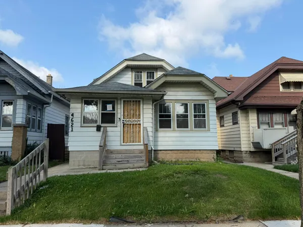 $119,900 | 4621 North 30th Street, Milwaukee, WI 53209