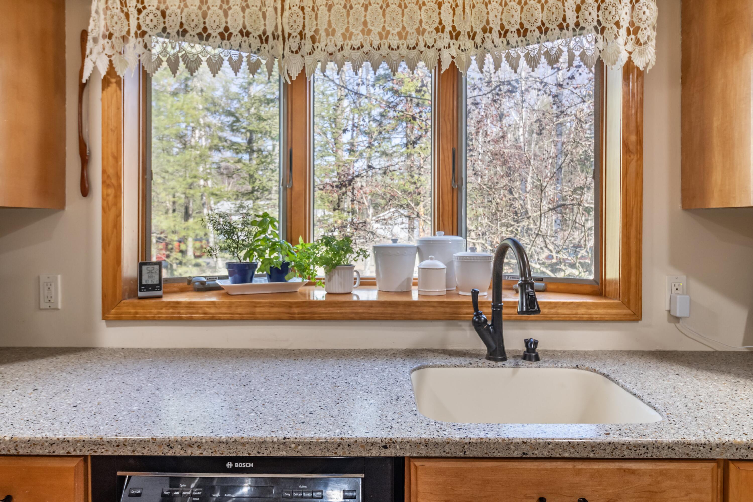 1076 Norway Road Glenburn, ME 04401 - Photo 19 of 87 1076 Norway Road Interiors-37