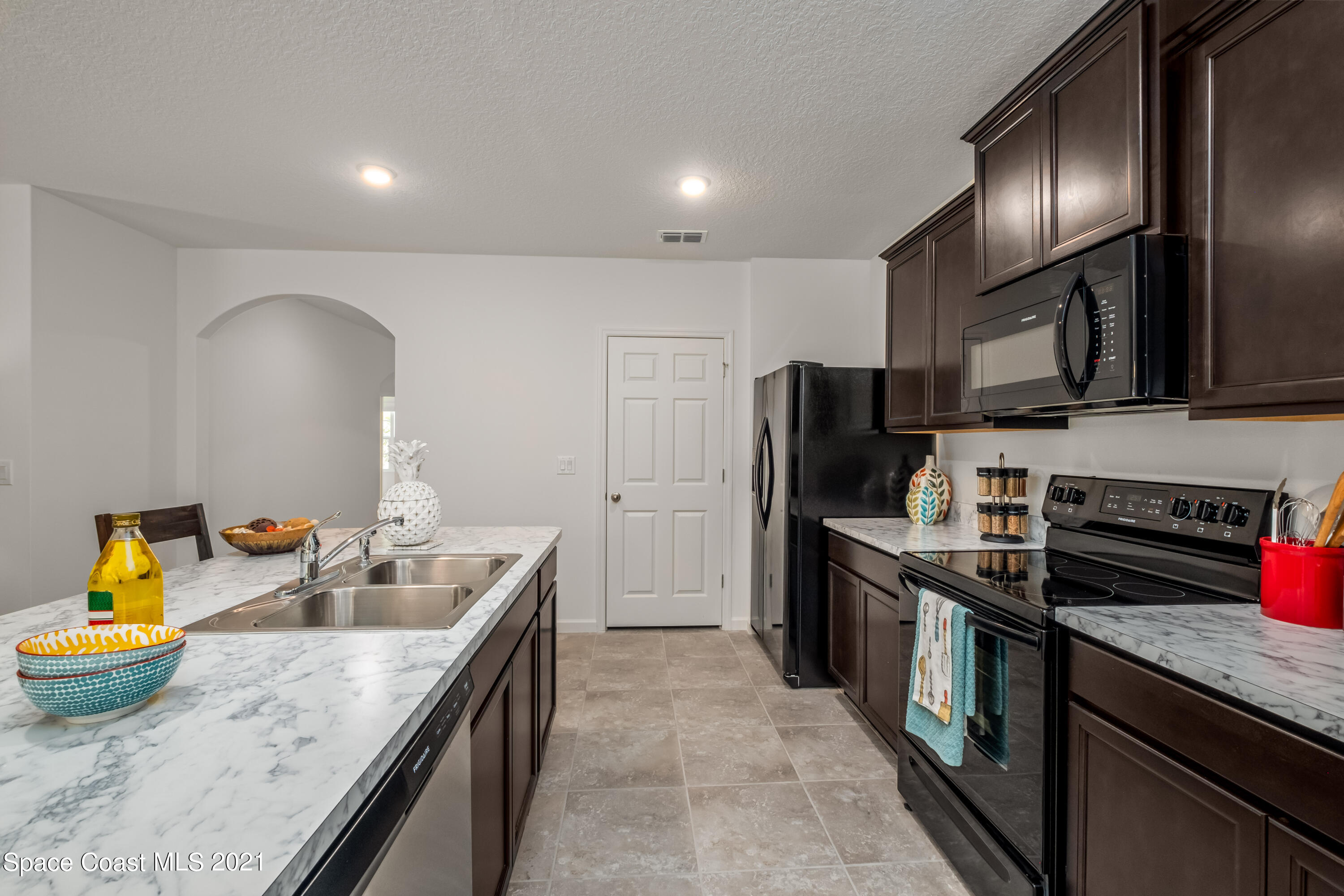 2093 Farmhouse Road Palm Bay, FL 32909 - Photo 5 of 29 DSCF7019
