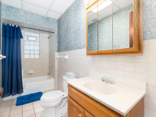 $1,750 | 121 Davis Avenue, Unit 1, Rockdale, IL 60436