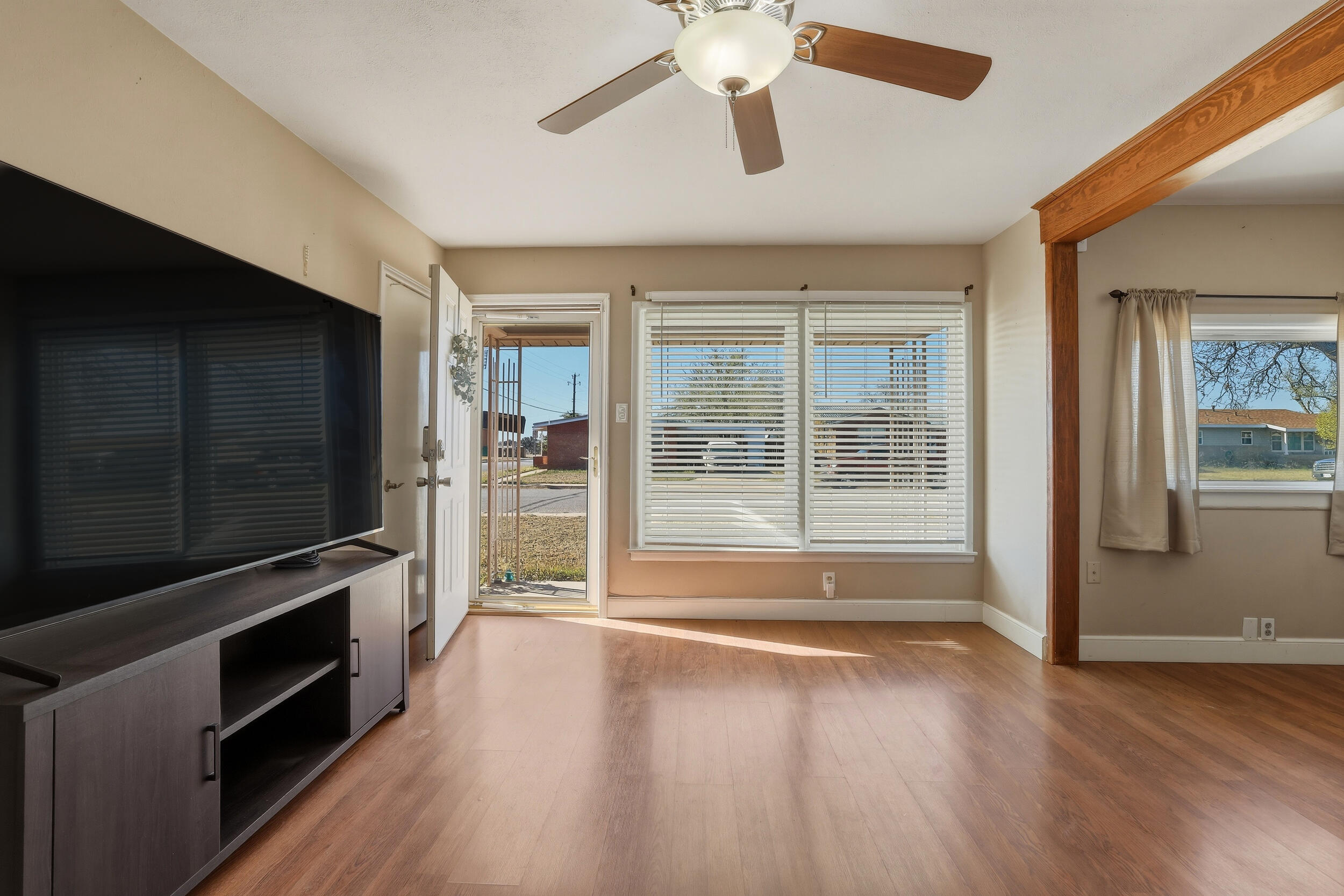 2201 43rd Street Snyder, TX 79549 - Photo 4 of 16 5_2201_43rd_street_tx_redo_2_001_final