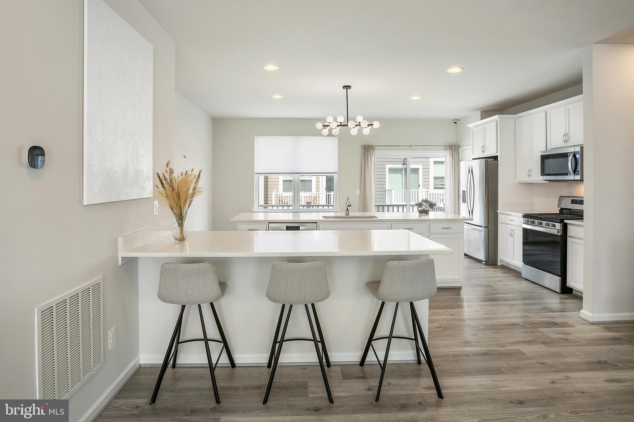 9174 Snowden Ashford Road Lorton, VA 22079 - Photo 4 of 38 Large double Island with tons of counter space!