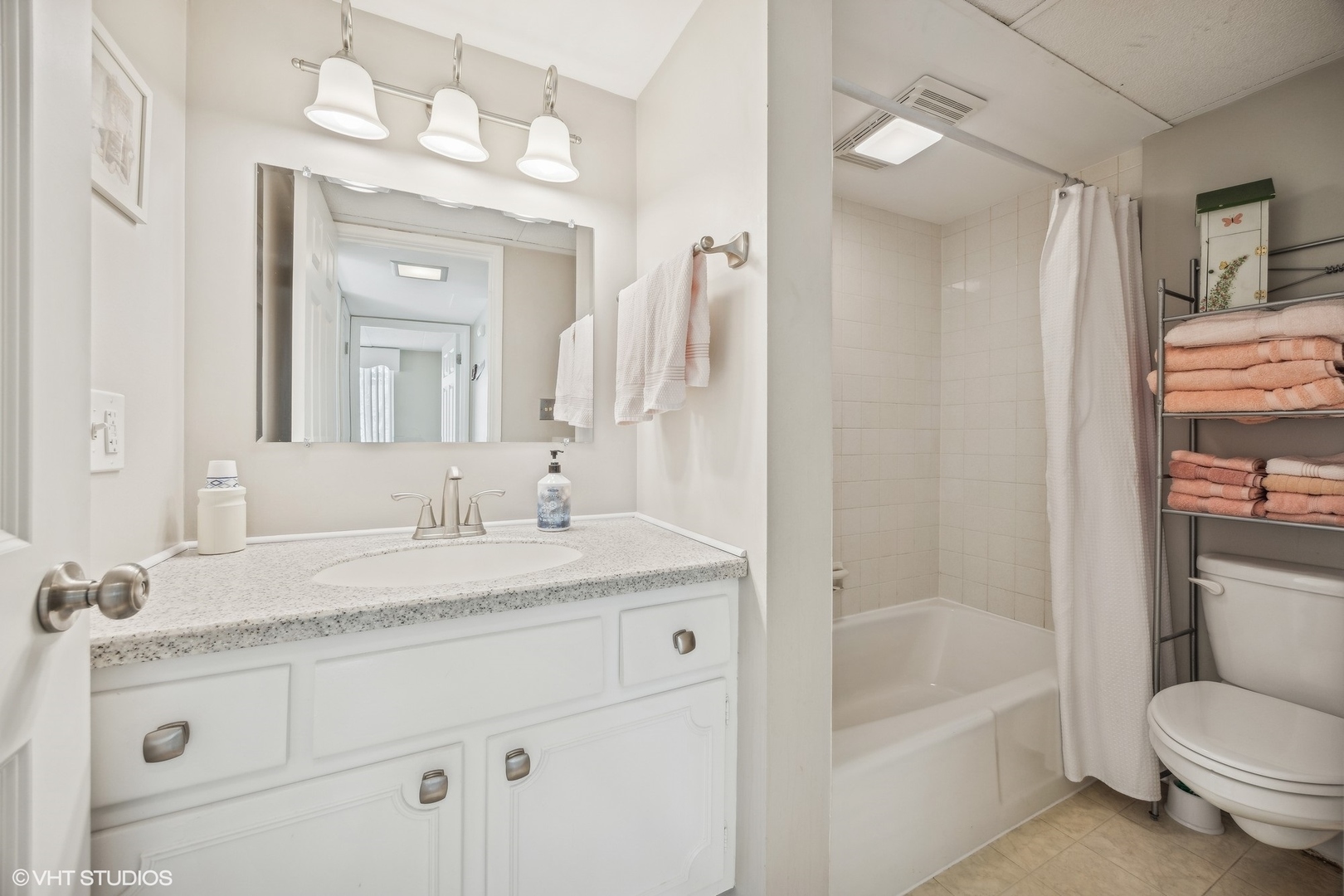 100 West Butterfield Road, Unit 202N Elmhurst, IL 60126 - Photo 19 of 27 Gallery Image 19