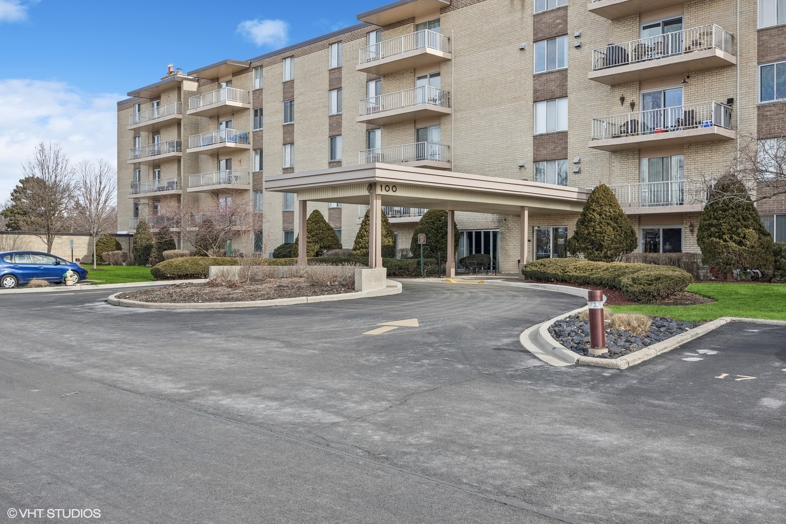 100 West Butterfield Road, Unit 202N Elmhurst, IL 60126 - Photo 2 of 27 Gallery Image 2