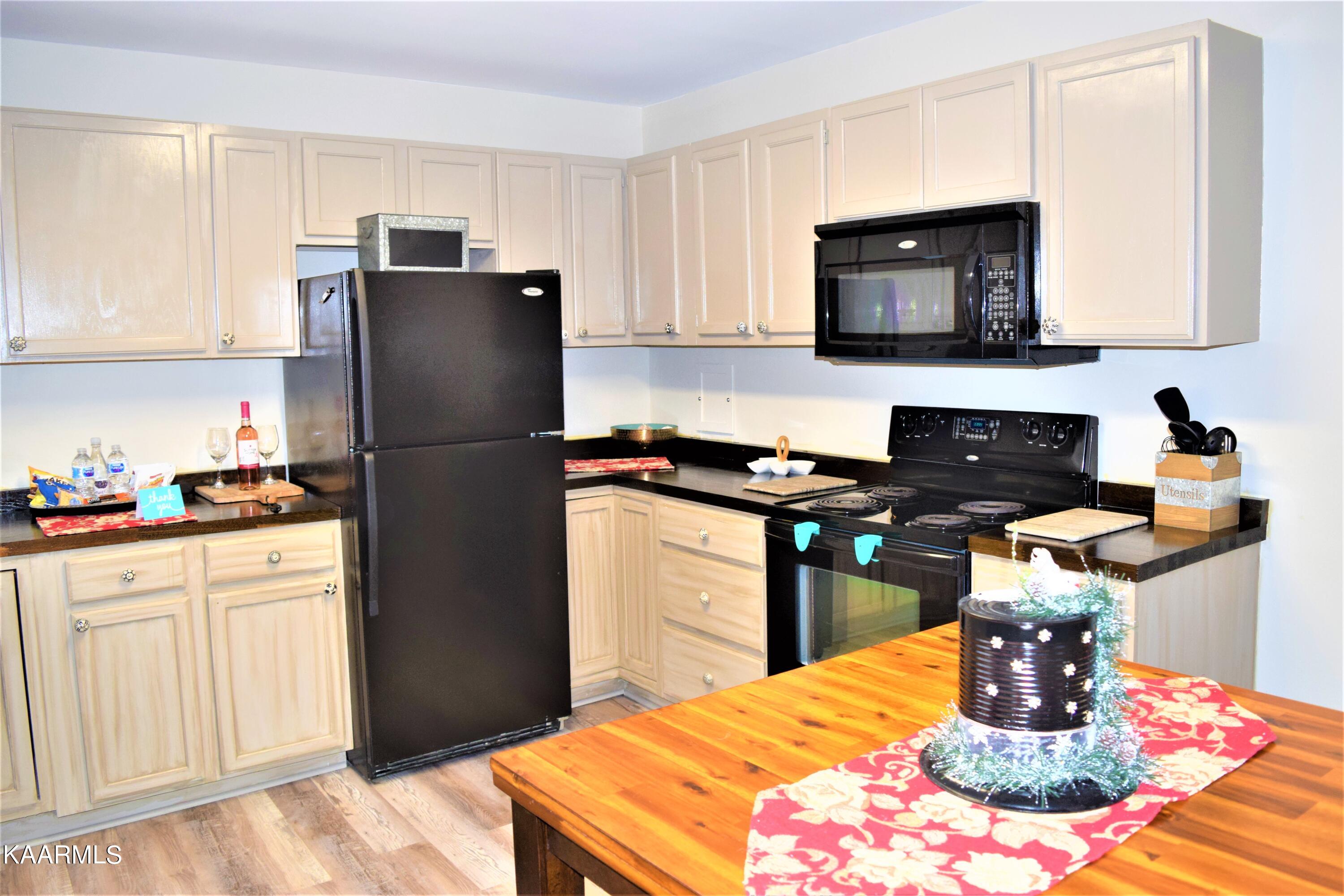 1249 McCarter Hollow Road Sevierville, TN 37862 - Photo 13 of 24 Kitchen 2