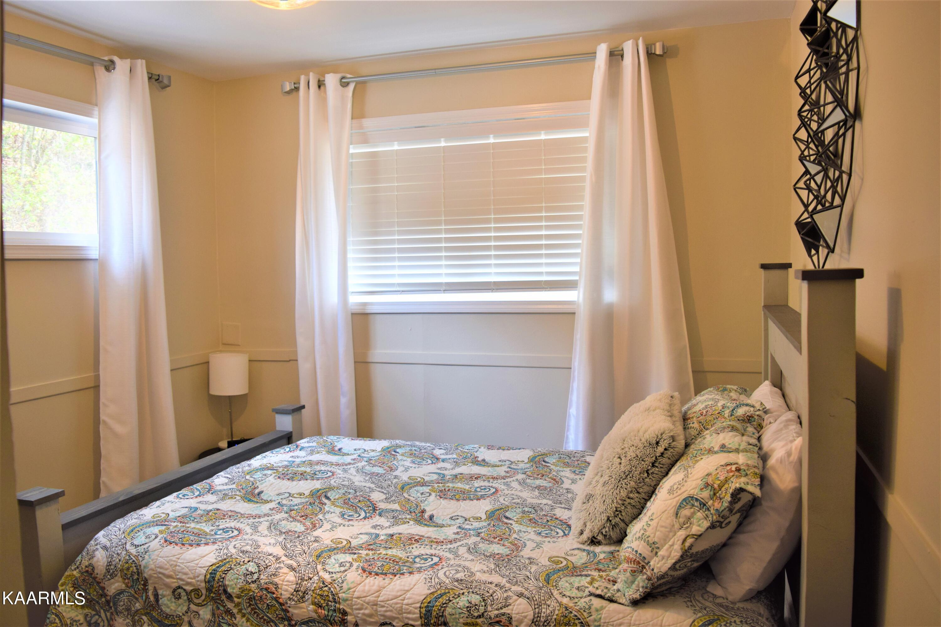 1249 McCarter Hollow Road Sevierville, TN 37862 - Photo 15 of 24 Back bedroom