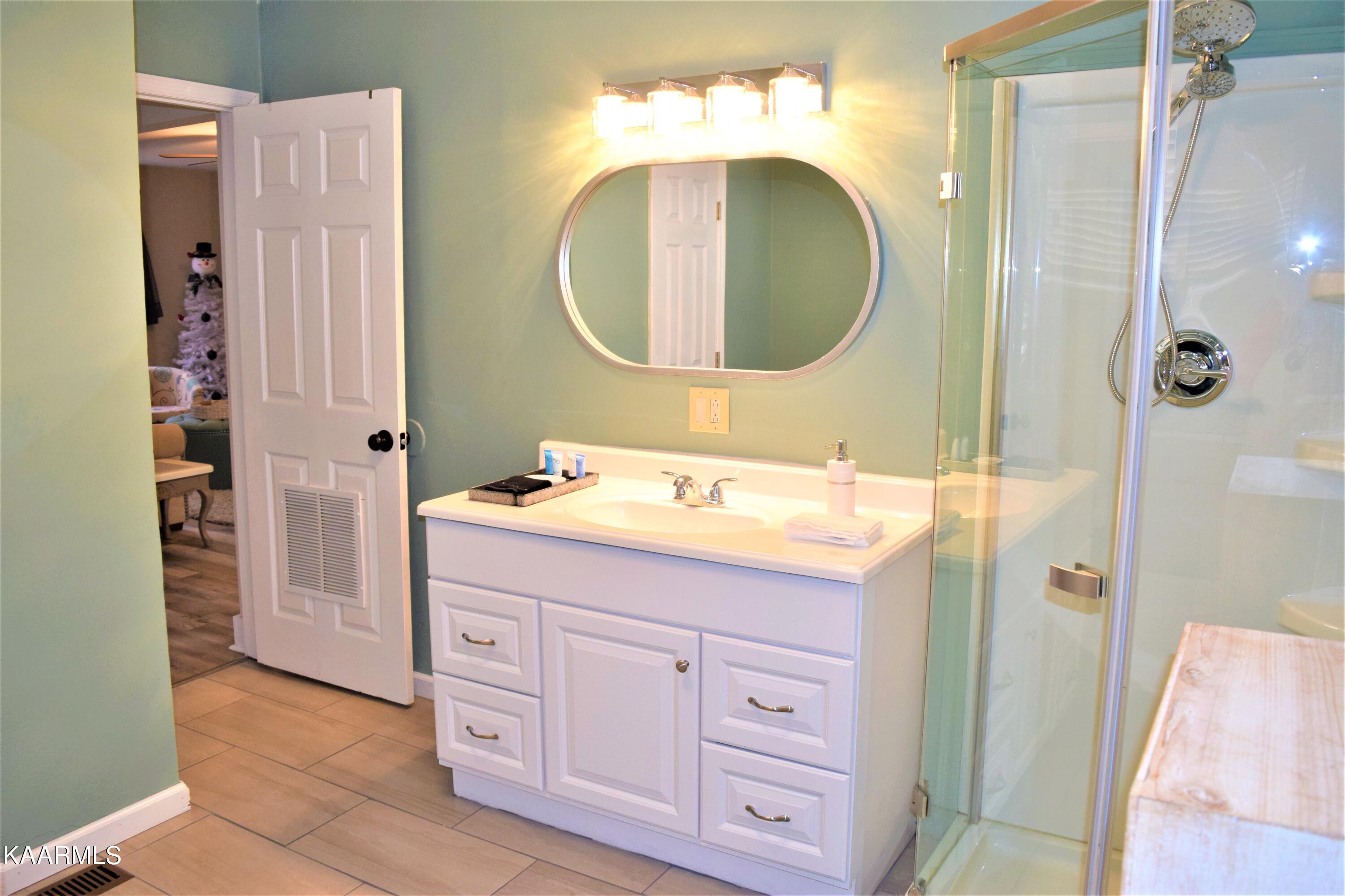 1249 McCarter Hollow Road Sevierville, TN 37862 - Photo 19 of 24 Bathroom 3