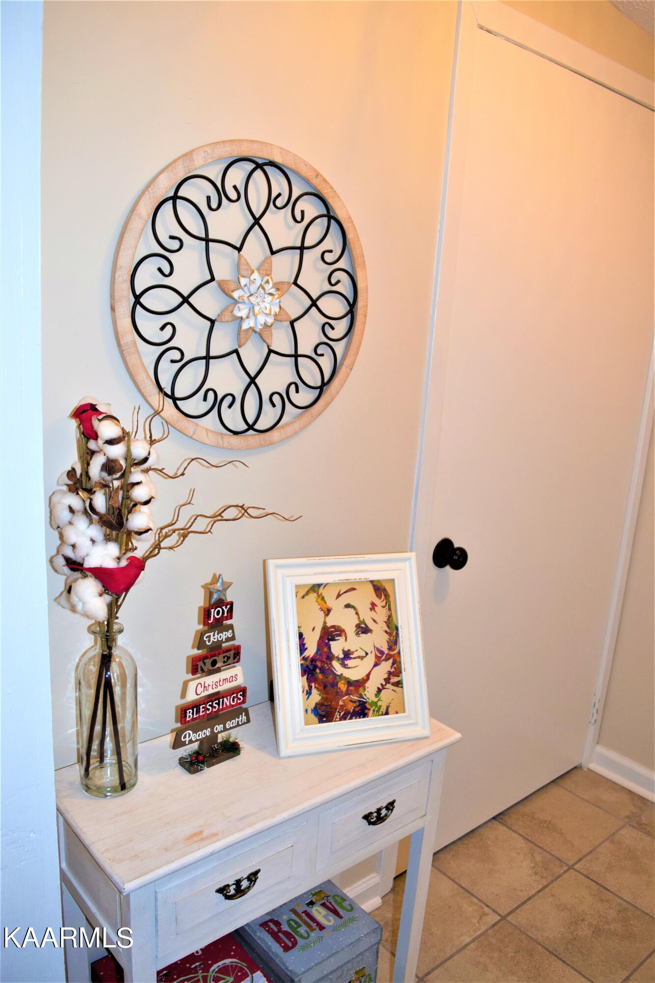 1249 McCarter Hollow Road Sevierville, TN 37862 - Photo 6 of 24 Foyer 2