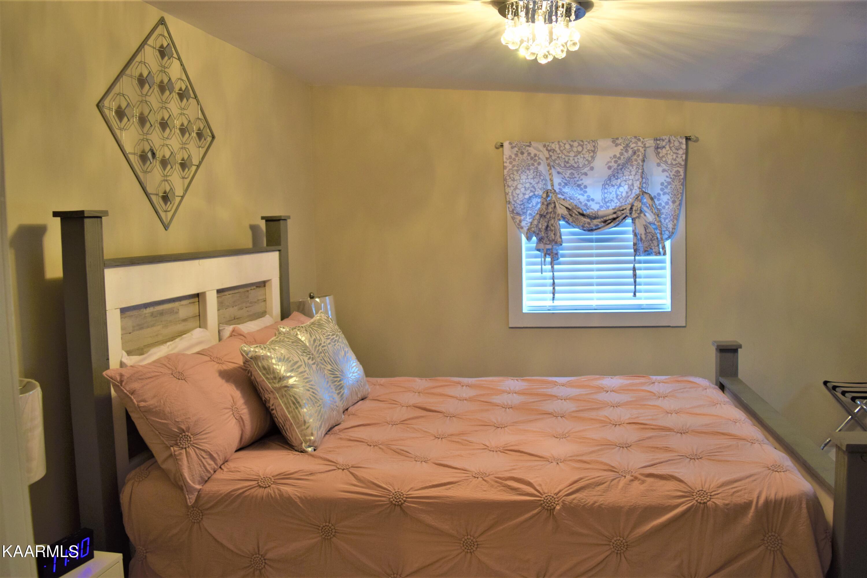 1249 McCarter Hollow Road Sevierville, TN 37862 - Photo 7 of 24 Front Bedroom