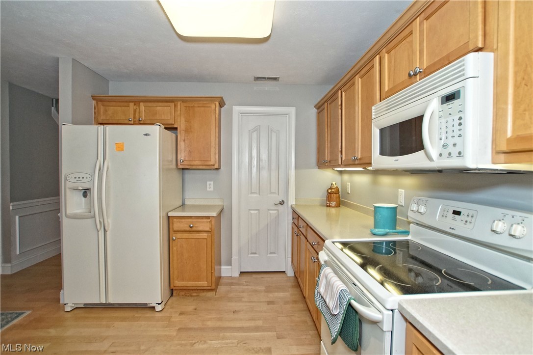 732 Rivers Edge Lane Painesville, OH 44077 - Photo 9 of 32 Gallery Image 9