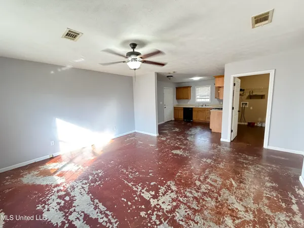 $129,900 | 211 Southwest 3rd Street, Magee, MS 39111