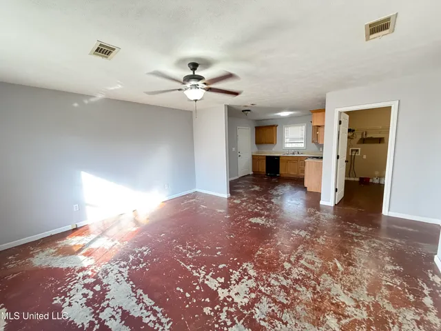 $129,900 | 211 Southwest 3rd Street, Magee, MS 39111