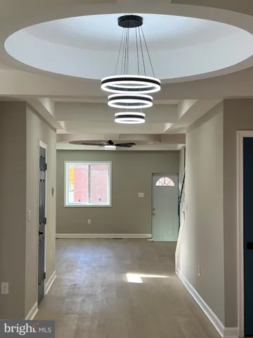 a view of empty room with window