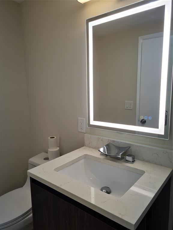 600 North Birch Road, Unit 301H Fort Lauderdale, FL 33304 - Photo 14 of 18 Photo 15