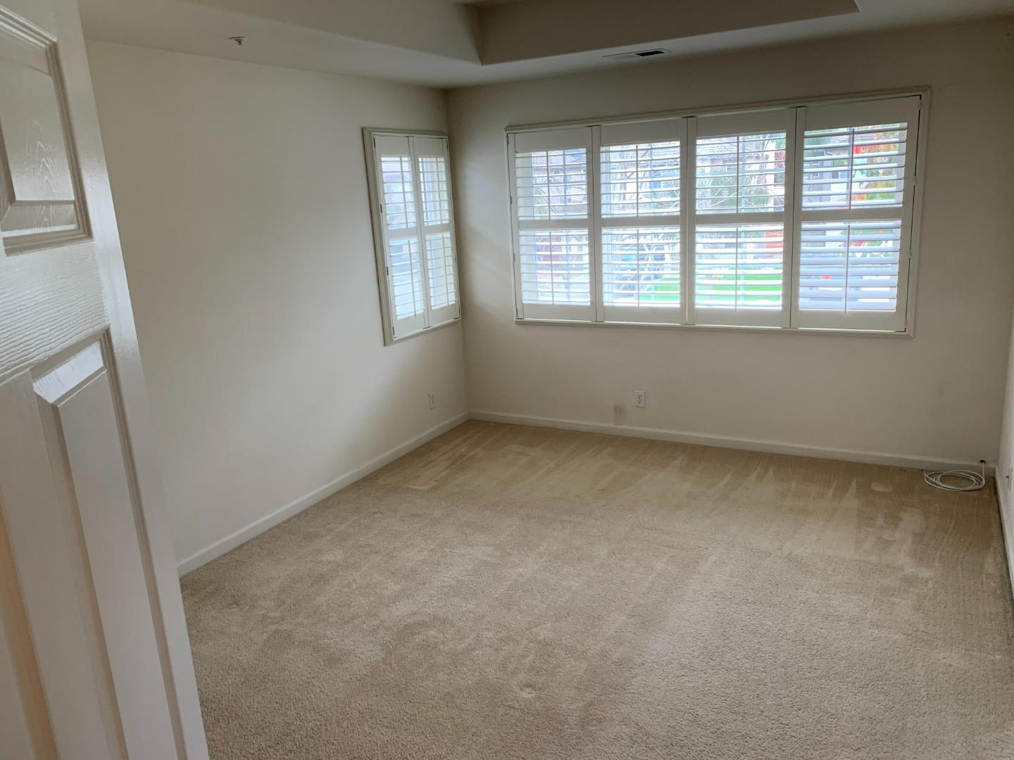 1007 Fitzgerald Street Salinas, CA 93906 - Photo 11 of 22 an empty room with a window