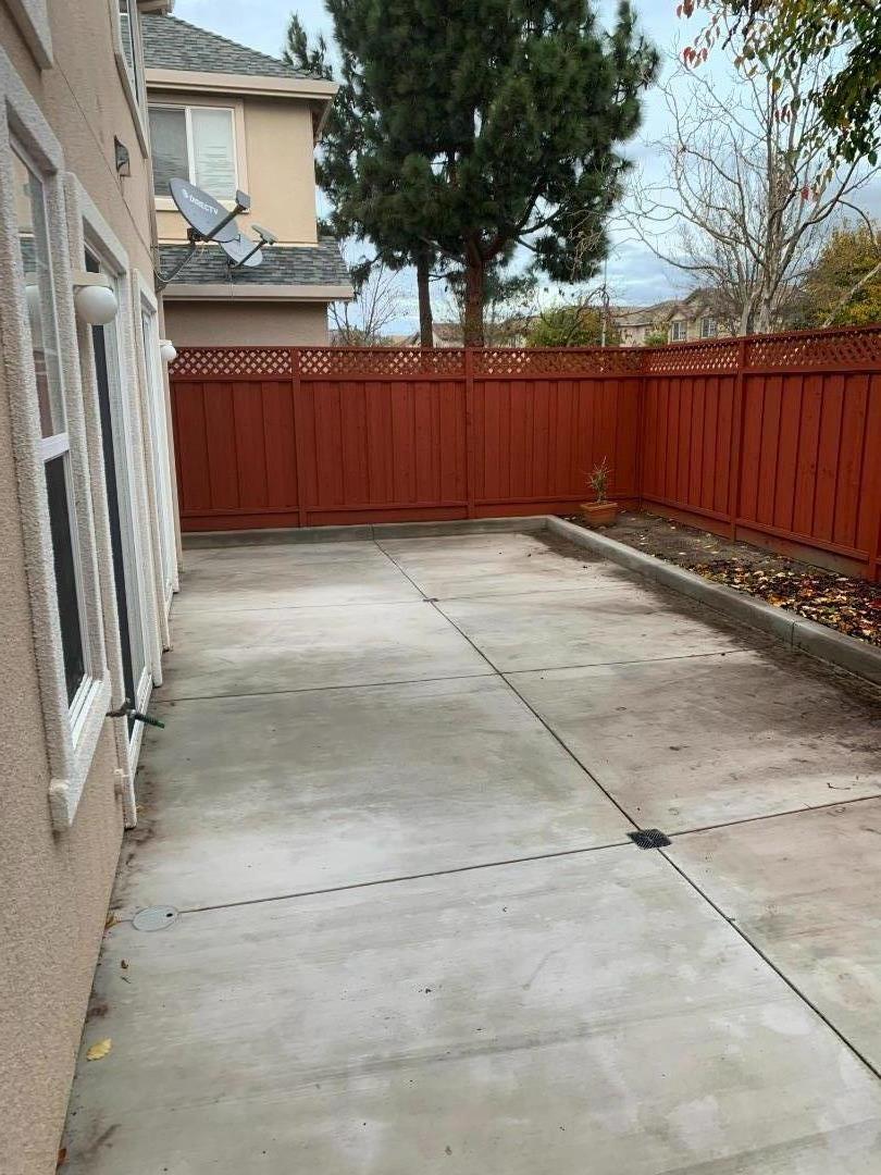 1007 Fitzgerald Street Salinas, CA 93906 - Photo 19 of 22 a view of outdoor space and garage