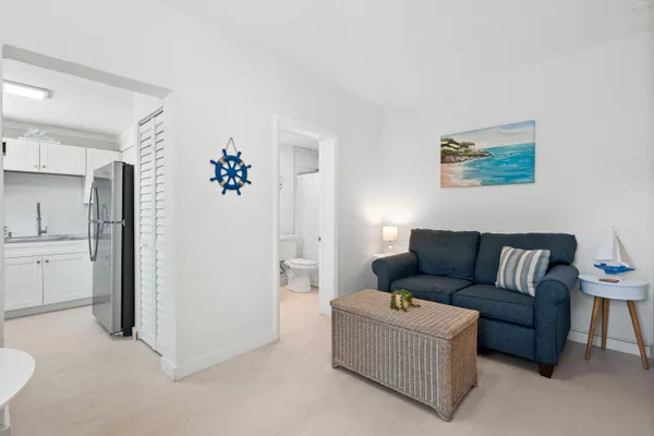$2,200 | 670 Hernando Street, Unit E, Fort Pierce, FL 34949