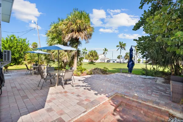 $2,200 | 670 Hernando Street, Unit E, Fort Pierce, FL 34949