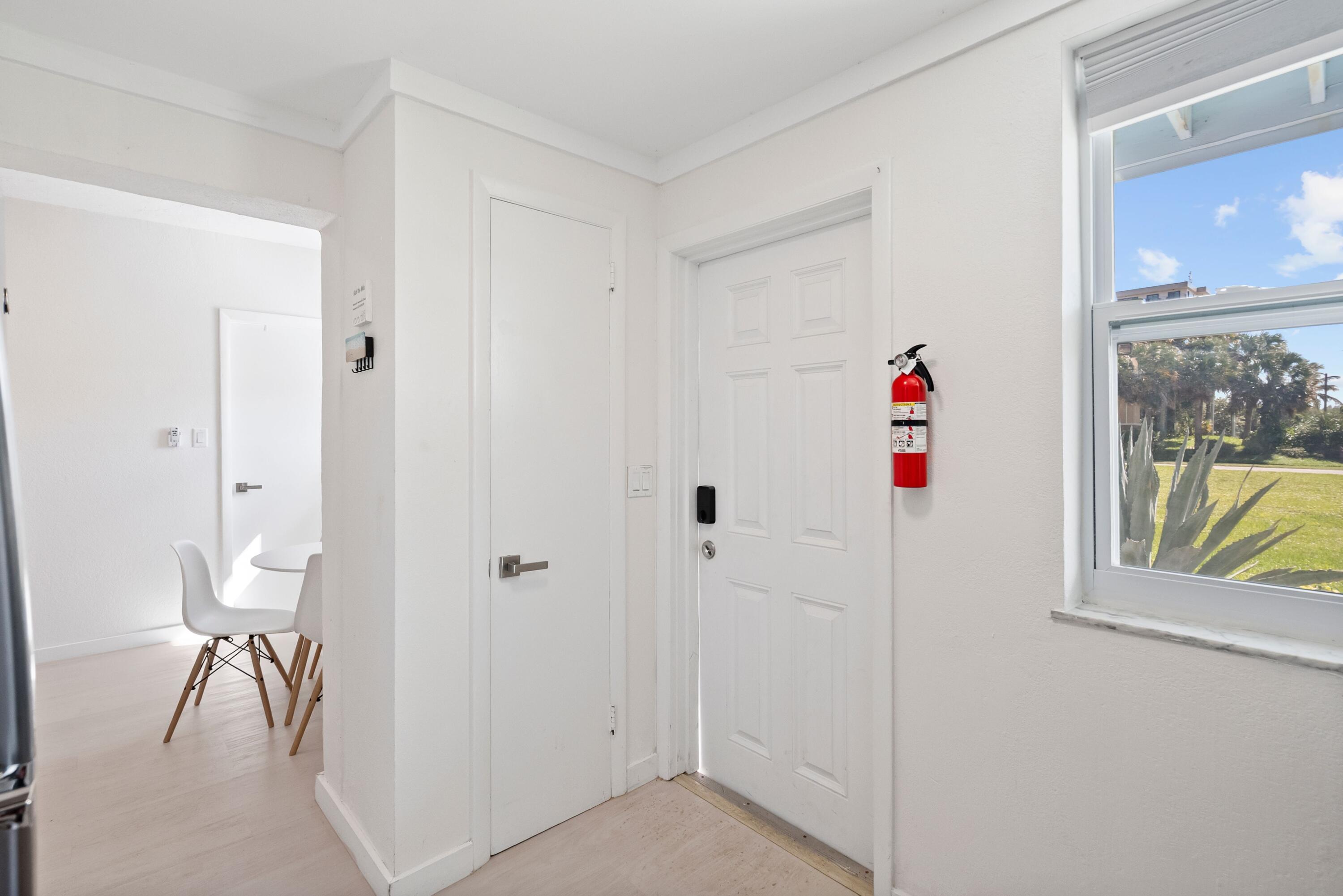 670 Hernando Street, Unit E Fort Pierce, FL 34949 - Photo 4 of 23 Entrance inside