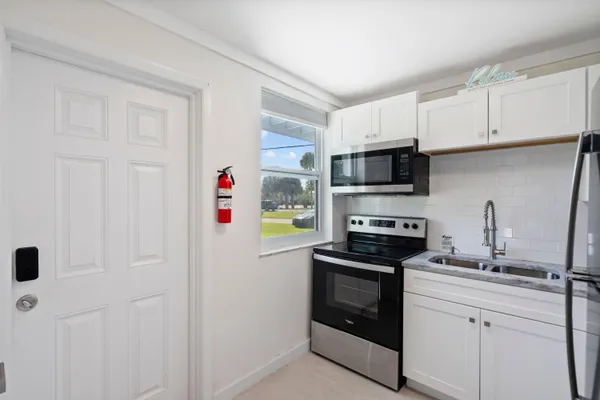 $2,200 | 670 Hernando Street, Unit E, Fort Pierce, FL 34949