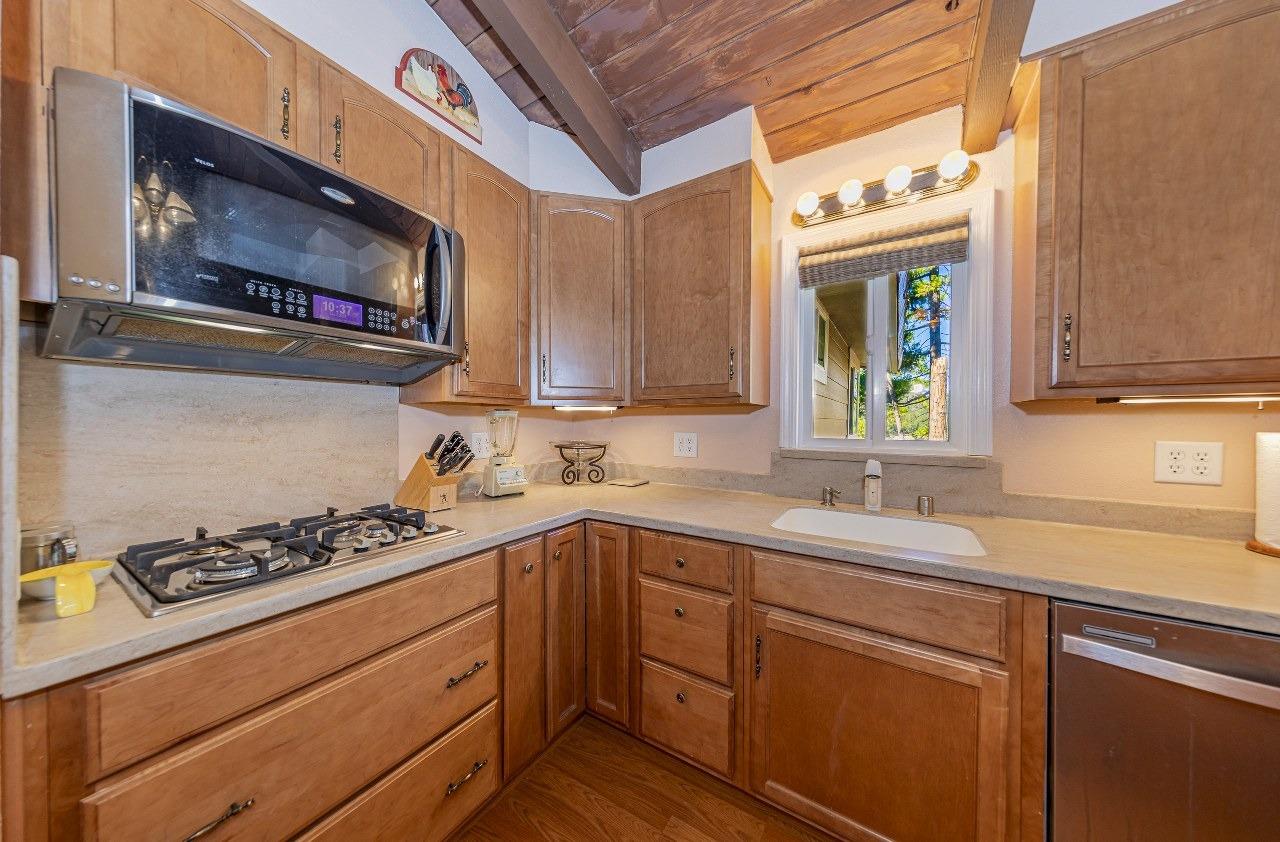 53684 Acorn Road Bass Lake, CA 93604 - Photo 14 of 55 Gallery Image 14