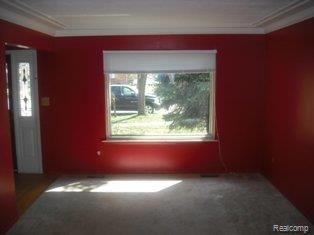 365 Meadowlake Road Canton, MI 48188 - Photo 2 of 8 LIVINGRM