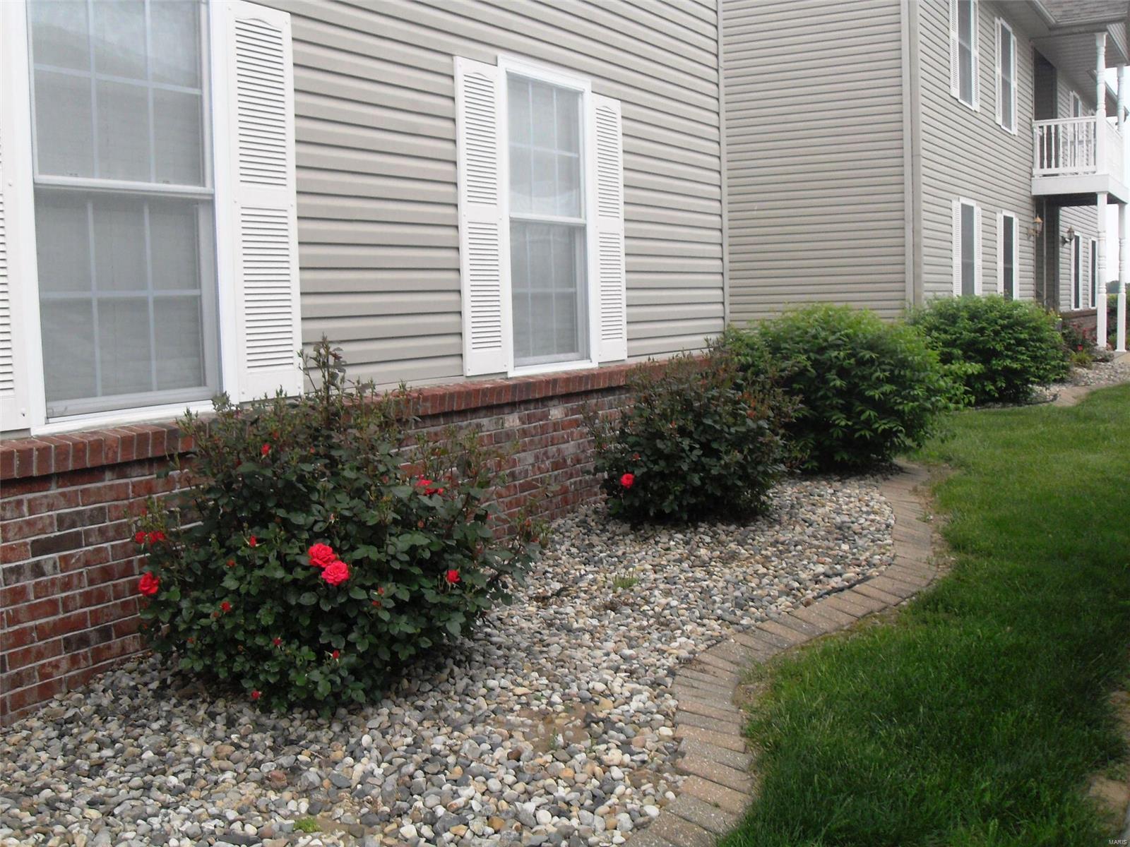 35 Colonial Manor, Unit B Highland, IL 62249 - Photo 24 of 30