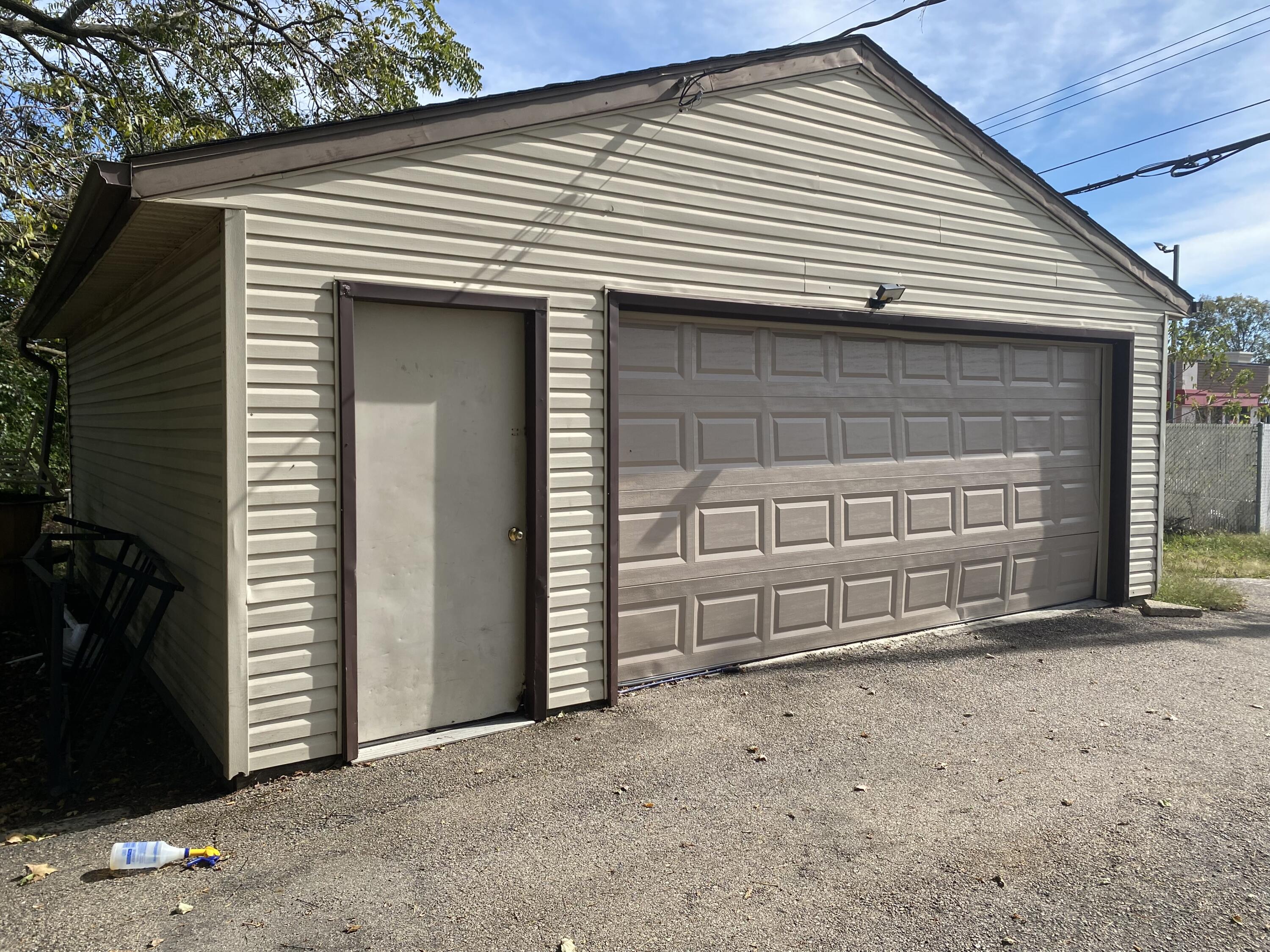 112 North Burnett Road Springfield, OH 45503 - Photo 8 of 27 Gallery Image 8
